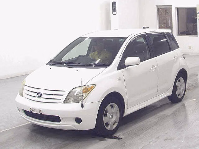 TOYOTA IST