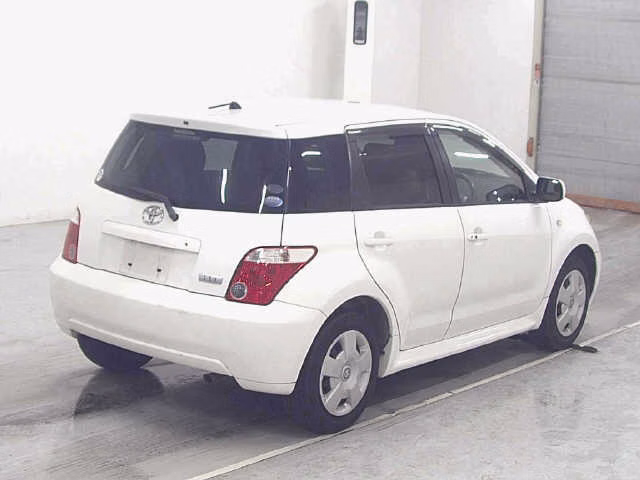 TOYOTA IST