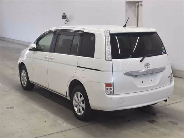 TOYOTA ISIS