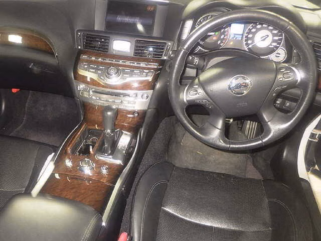 NISSAN FUGA