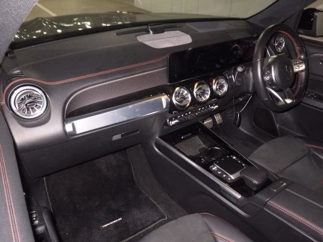 MERCEDES-BENZ EQB