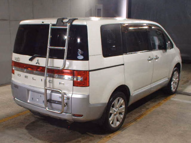 MITSUBISHI DELICA D:5