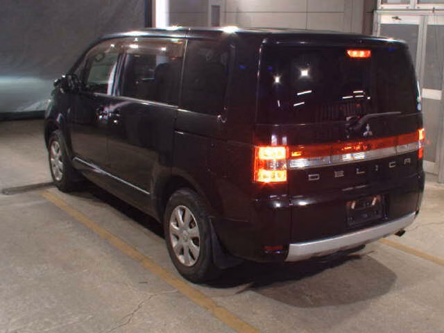 MITSUBISHI DELICA D:5