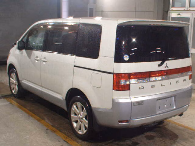 MITSUBISHI DELICA D:5