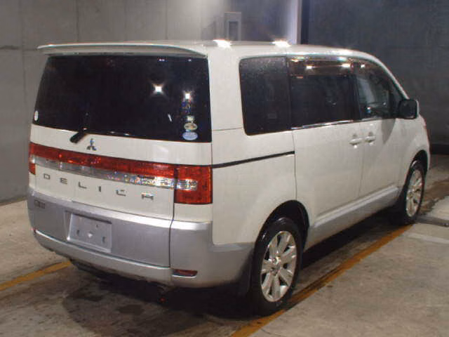 MITSUBISHI DELICA D:5