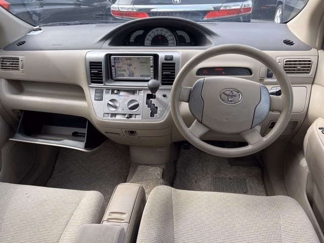 TOYOTA RAUM