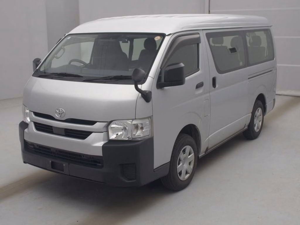 TOYOTA HIACE