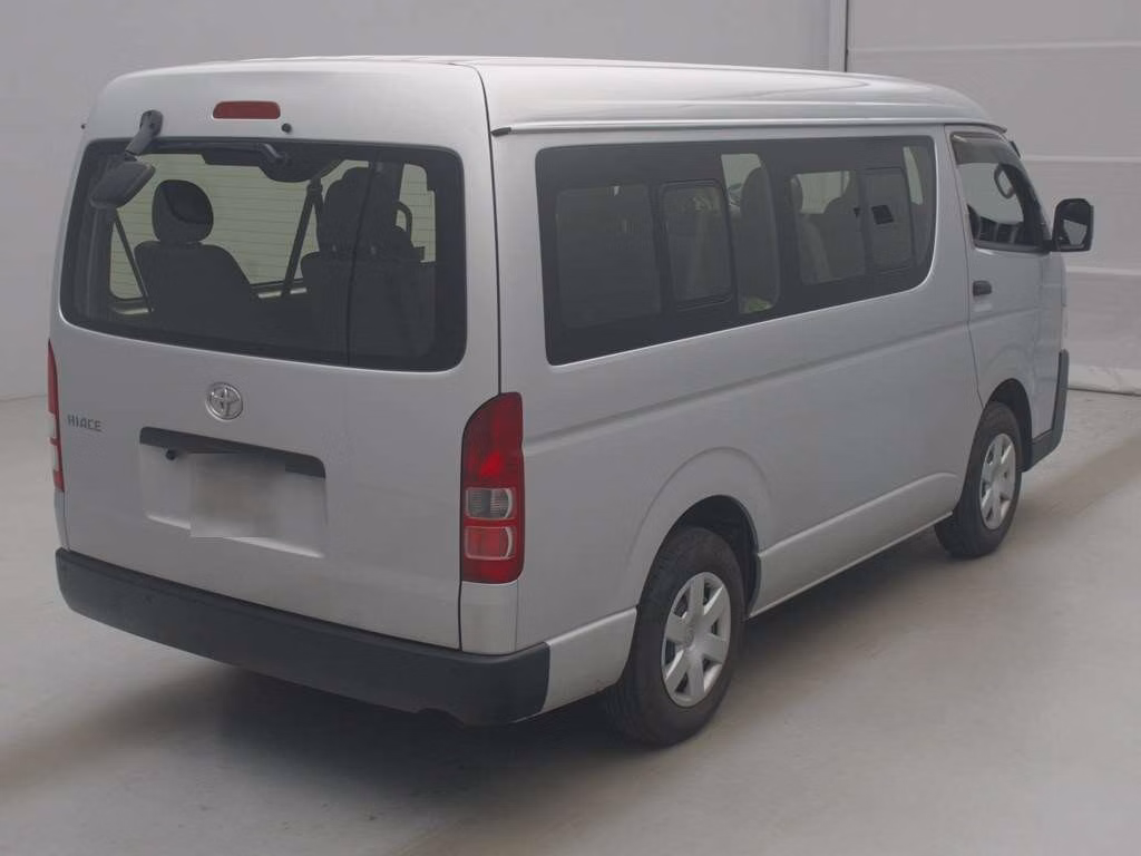 TOYOTA HIACE