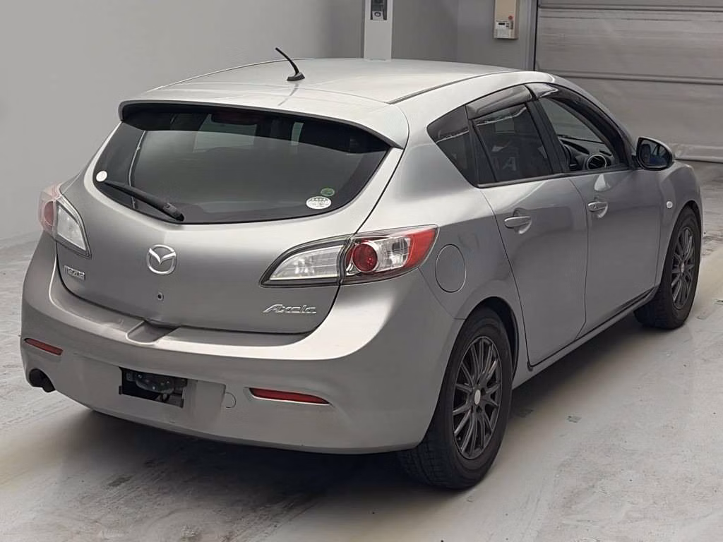MAZDA AXELA