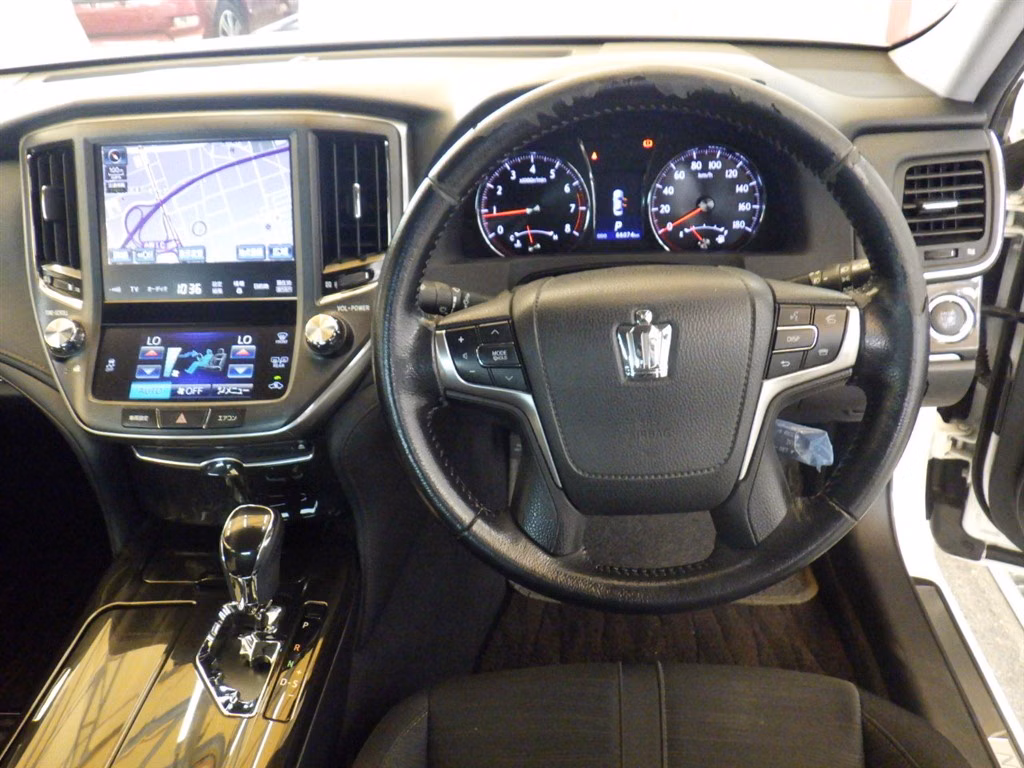 TOYOTA CROWN