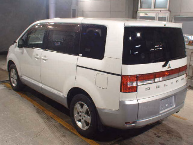 MITSUBISHI DELICA D:5