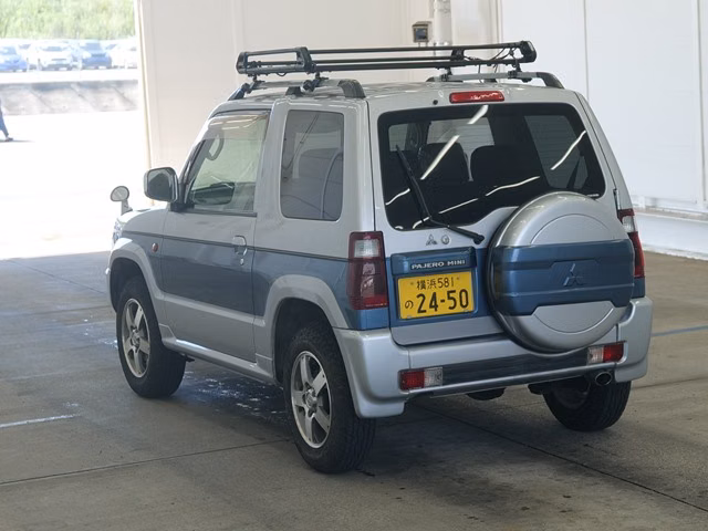 MITSUBISHI PAJERO MINI