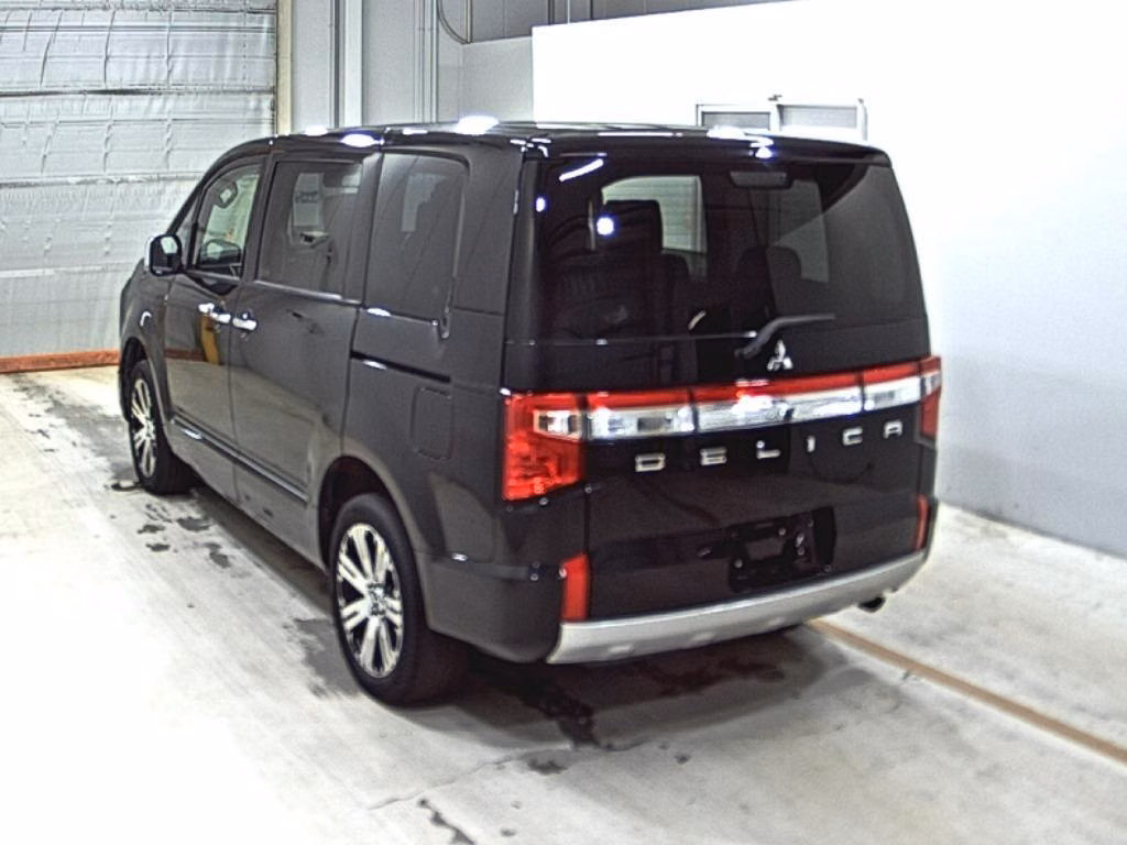 MITSUBISHI DELICA D:5