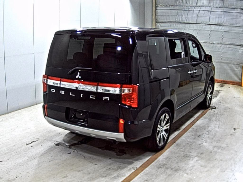 MITSUBISHI DELICA D:5