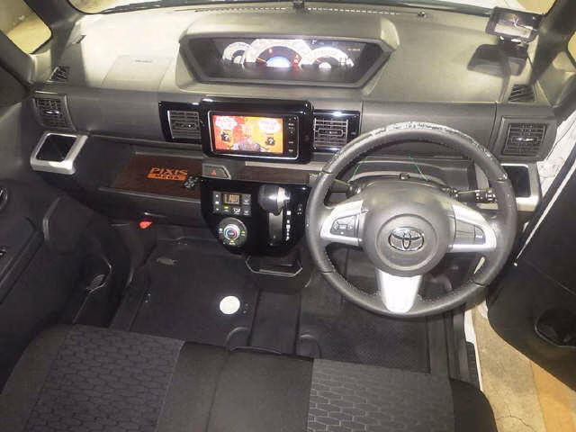 TOYOTA PIXIS MEGA