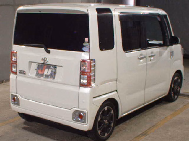 TOYOTA PIXIS MEGA