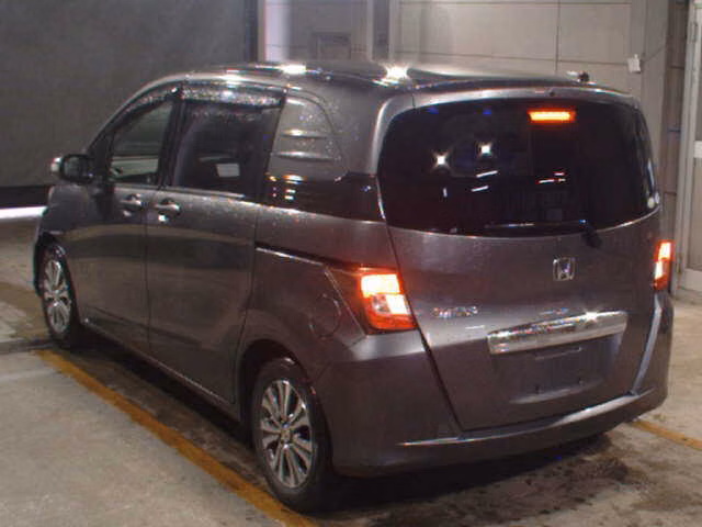 HONDA FREED SPIKE