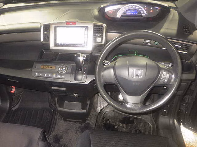 HONDA FREED SPIKE