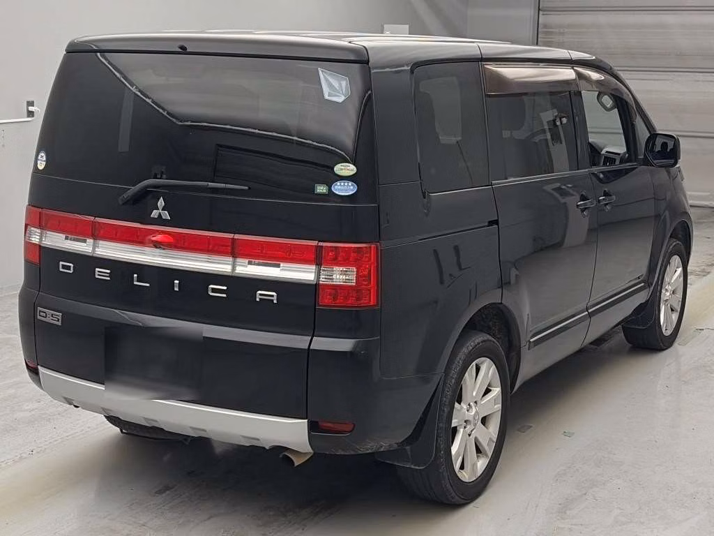 MITSUBISHI DELICA D:5