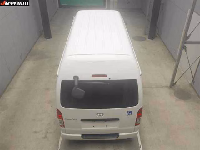 TOYOTA REGIUS ACE