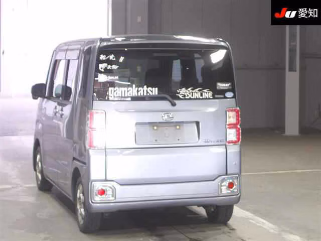 DAIHATSU WAKE