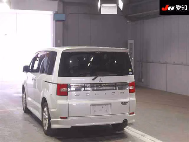 MITSUBISHI DELICA D:5