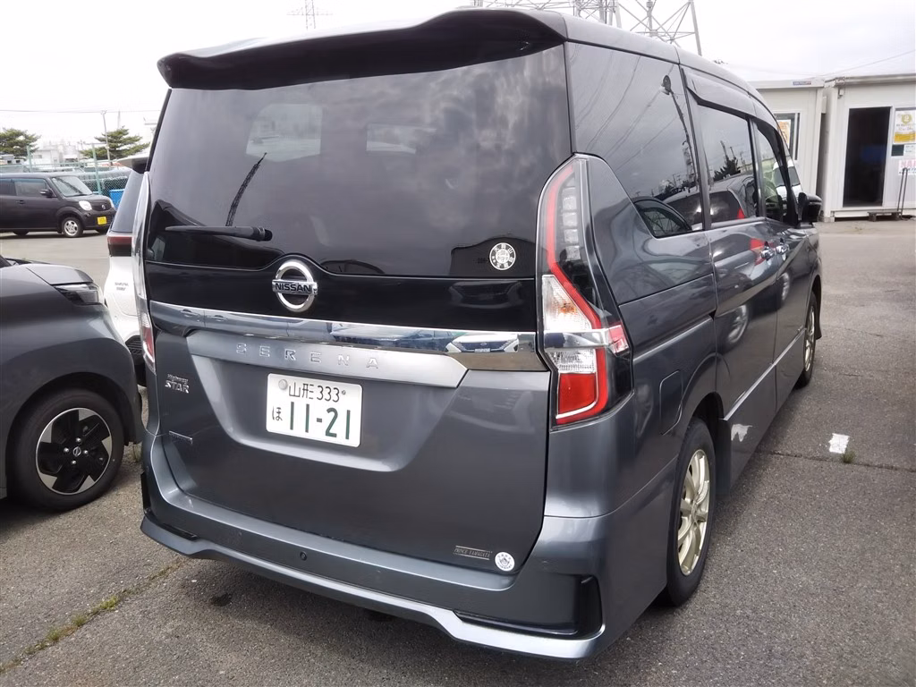 NISSAN SERENA