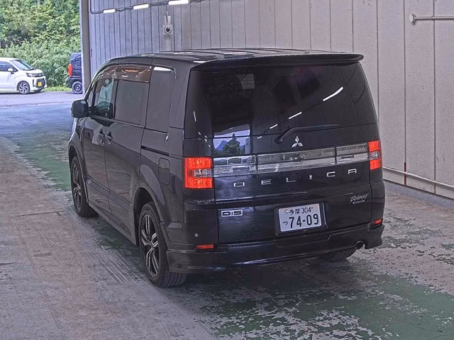 MITSUBISHI DELICA D:5