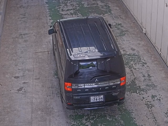 MITSUBISHI DELICA D:5