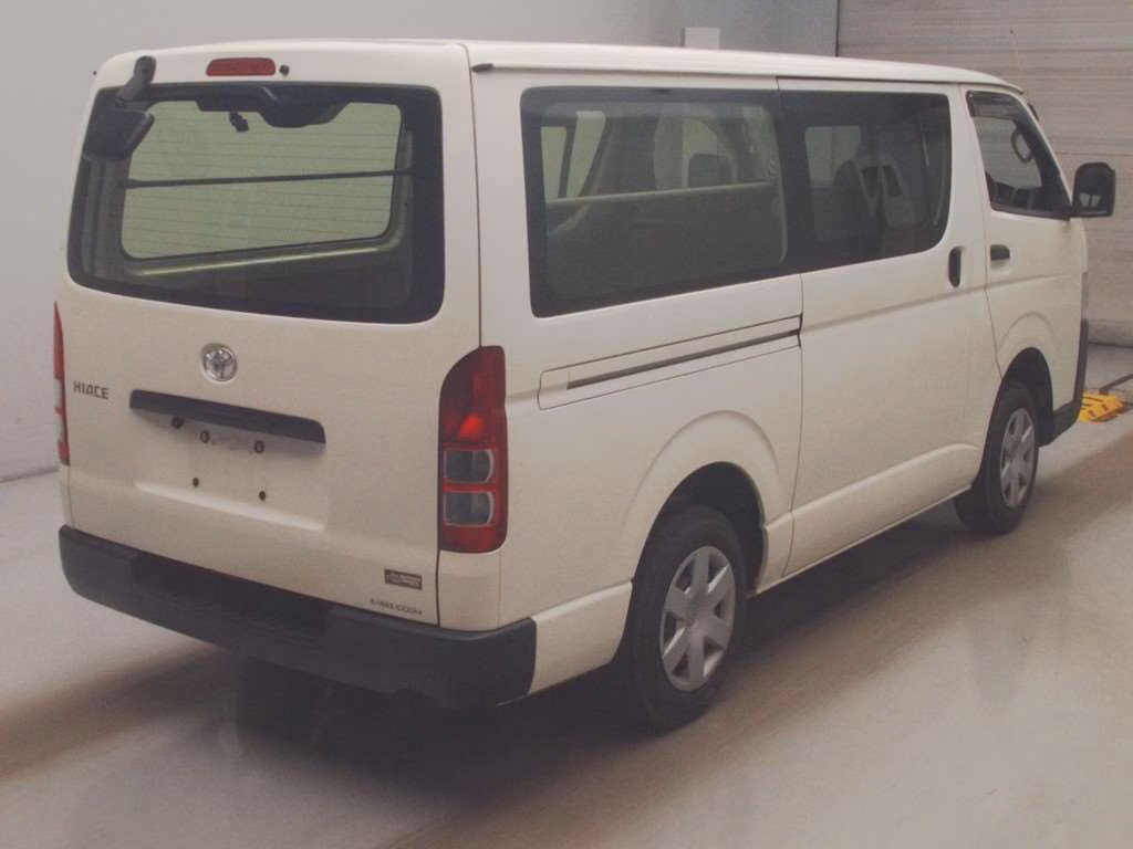 TOYOTA REGIUS ACE