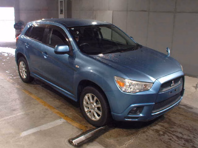 MITSUBISHI RVR