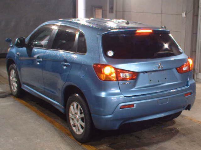 MITSUBISHI RVR