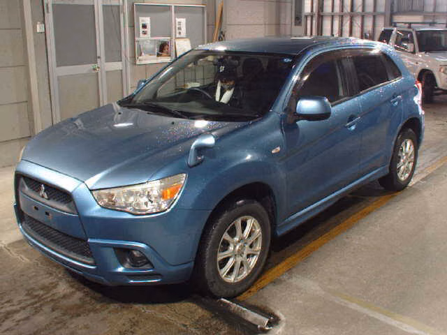 MITSUBISHI RVR