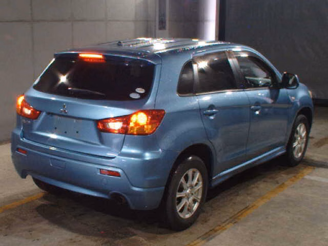 MITSUBISHI RVR