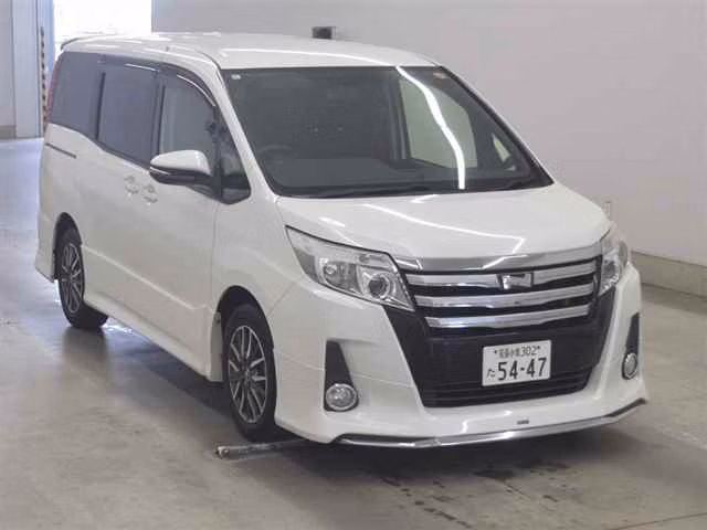TOYOTA NOAH