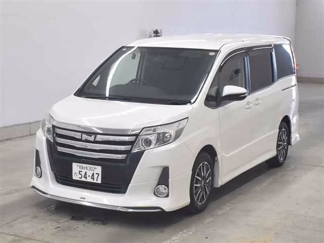 TOYOTA NOAH