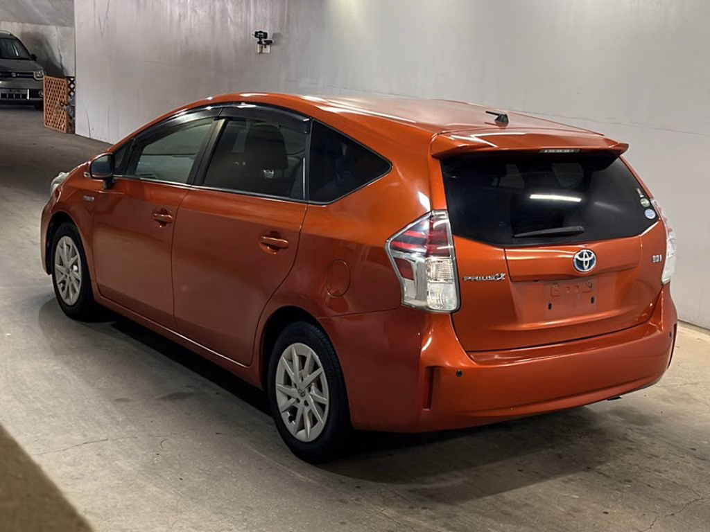 TOYOTA PRIUS ALPHA