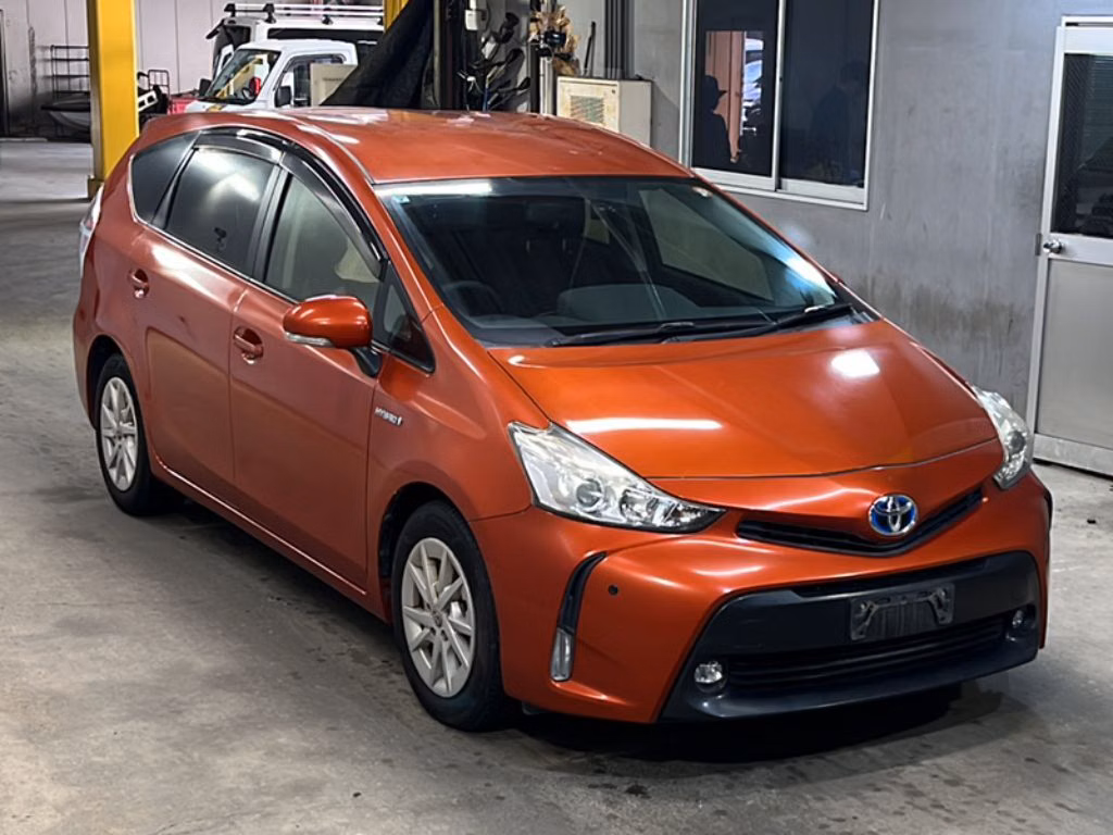 TOYOTA PRIUS ALPHA