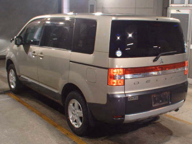 MITSUBISHI DELICA D:5