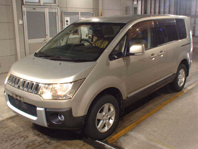 MITSUBISHI DELICA D:5