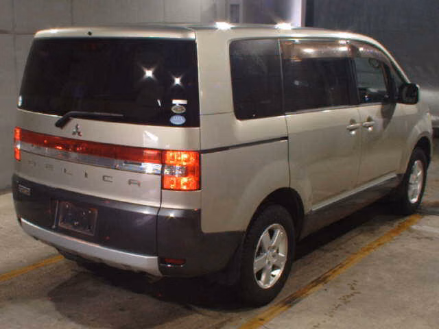 MITSUBISHI DELICA D:5