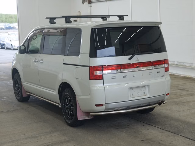 MITSUBISHI DELICA D:5