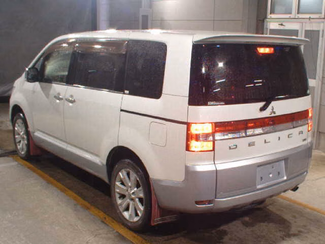MITSUBISHI DELICA D:5