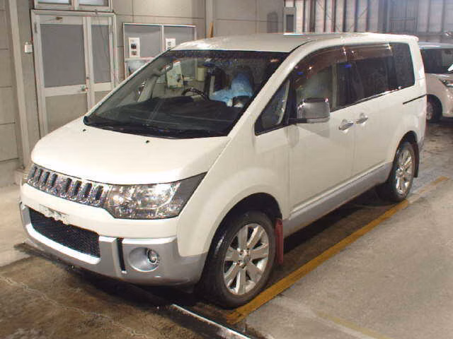 MITSUBISHI DELICA D:5