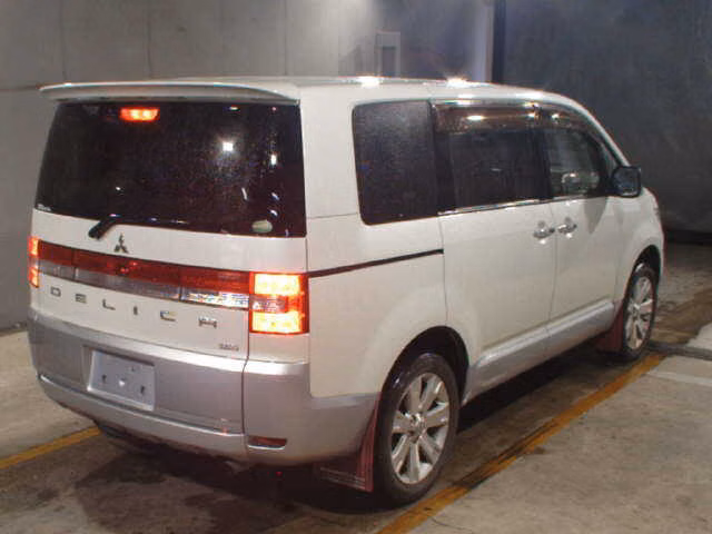 MITSUBISHI DELICA D:5