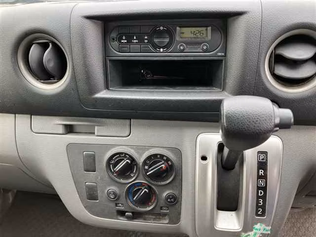 NISSAN NV350 CARAVAN
