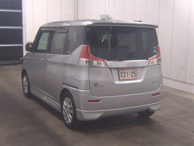 MITSUBISHI DELICA D:2