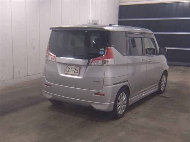MITSUBISHI DELICA D:2