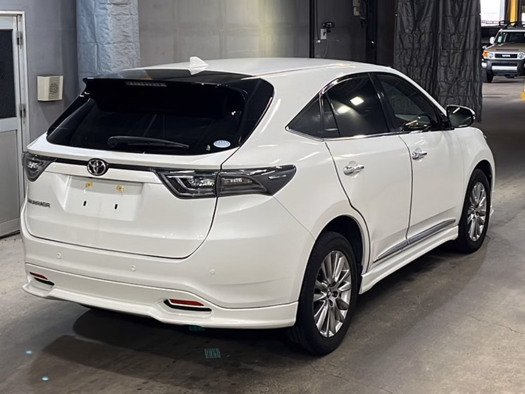 TOYOTA HARRIER