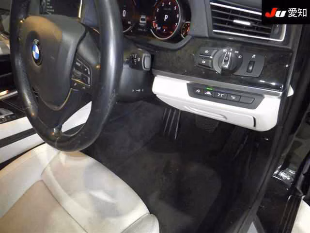 BMW 7-SERIES